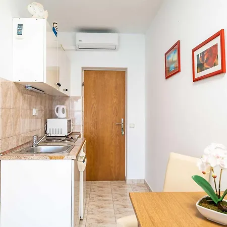 Apartment Nikolina Lu - With Sea View 3 Adults *