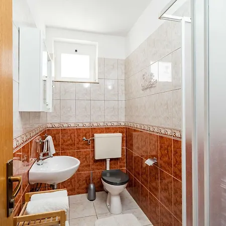 Nikolina Lu - With Sea View 3 Adults Apartment Lumbarda