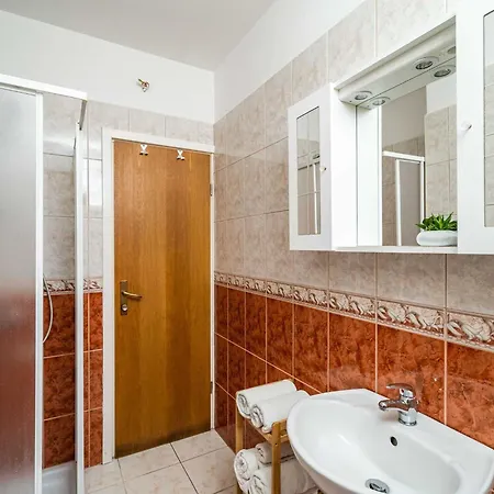 Nikolina Lu - With Sea View 3 Adults Apartment